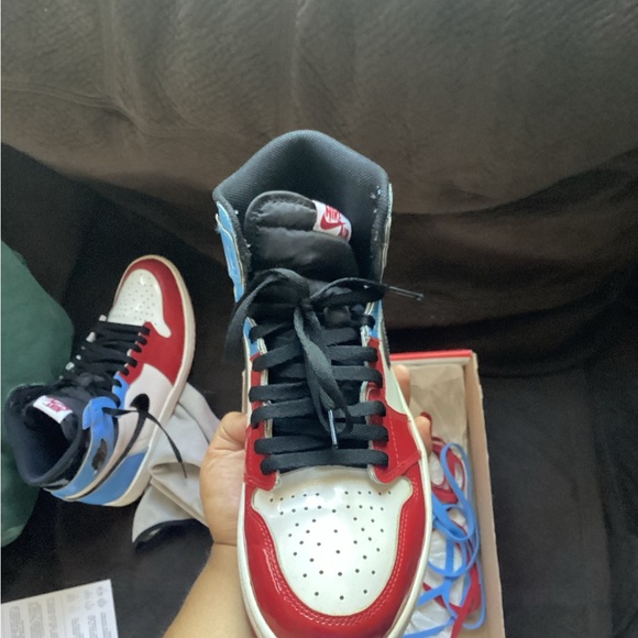 “Out with the old in with the New Savings

Air Jordan 1 From Chi to UNC - Picture 13 of 16